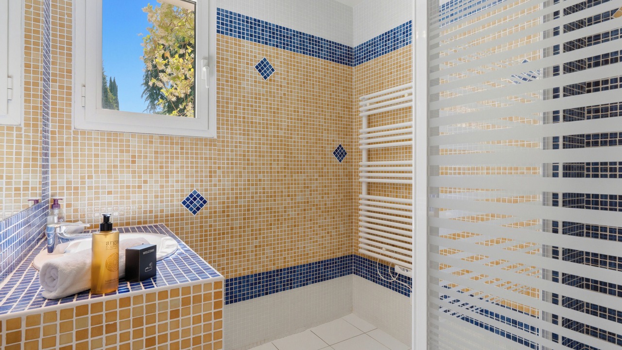 Photo of Bathroom in Villetelle