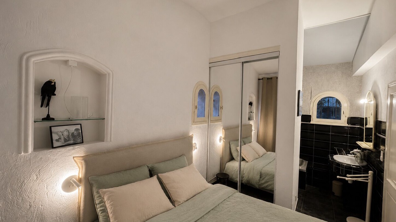 Photo of Bedroom in Roquefort-les-Pins