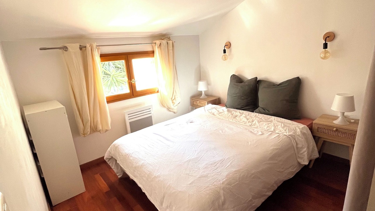 Photo of Bedroom in Carnoux-en-Provence