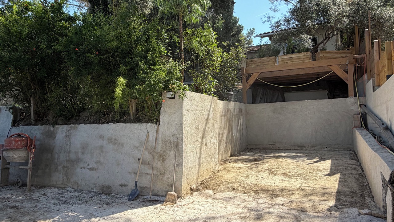 Photo of Outdoor in Saint-Mitre-les-Remparts