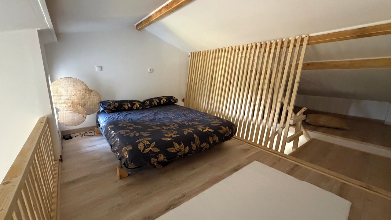 Photo of Bedroom in Saint-Mitre-les-Remparts