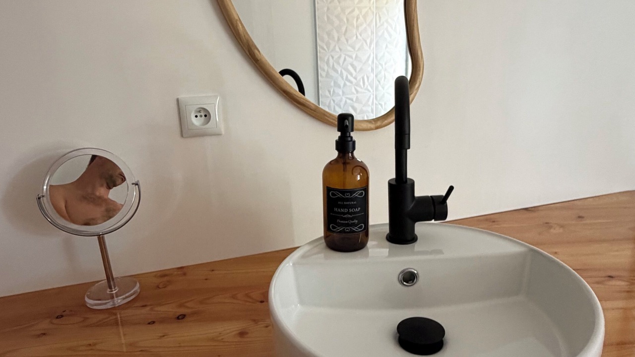 Photo of Bathroom in Saint-Mitre-les-Remparts
