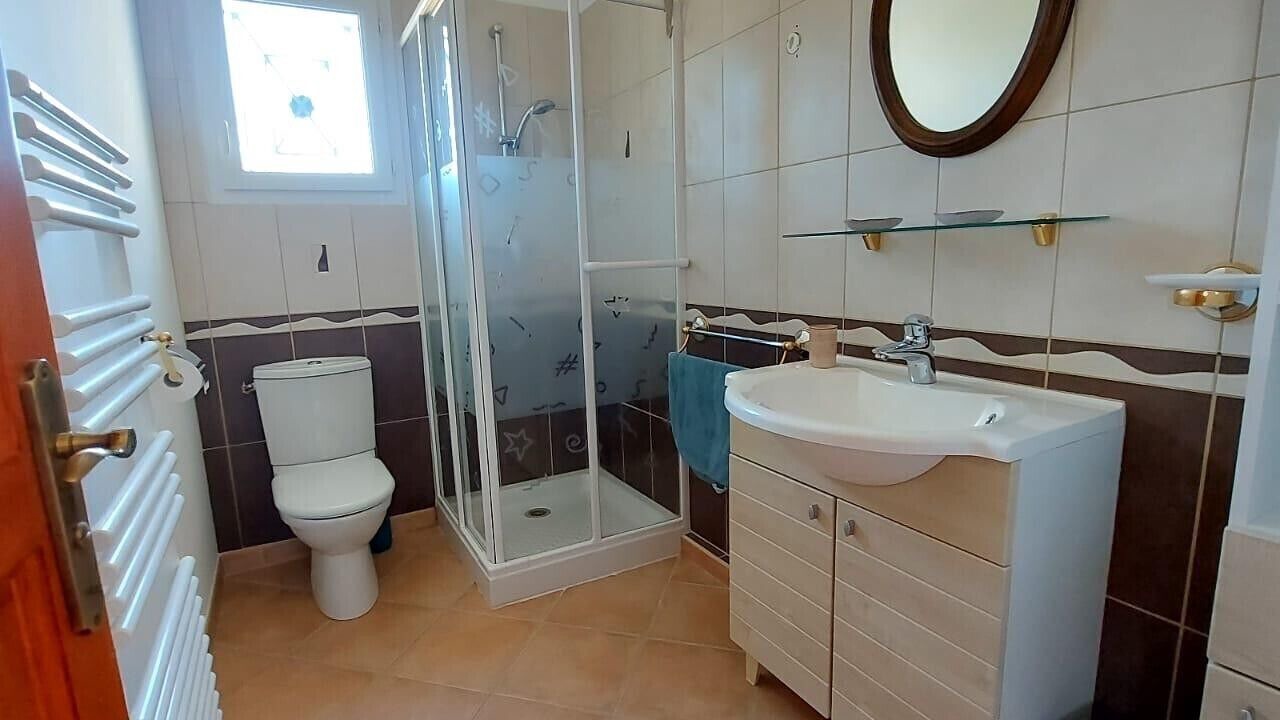 Photo of Bathroom in Flayosc