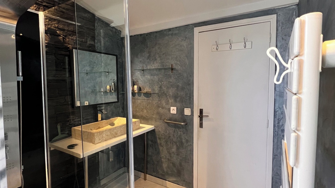 Photo of Bathroom in La Pomme