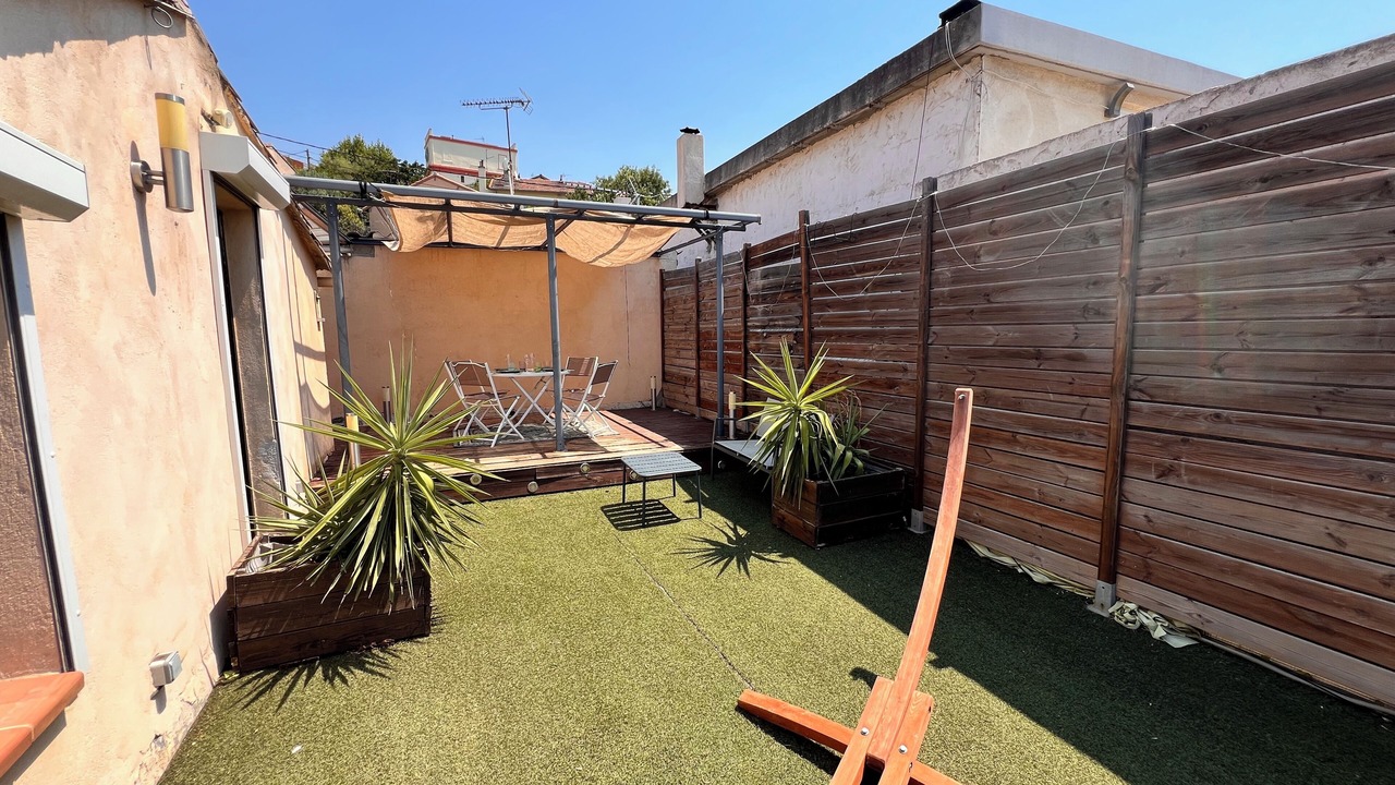 Photo of Patio Balcony in La Pomme