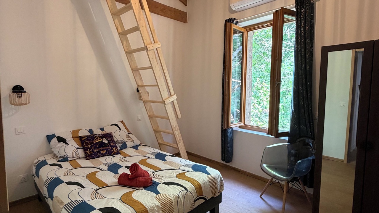 Photo of Bedroom in Auriol