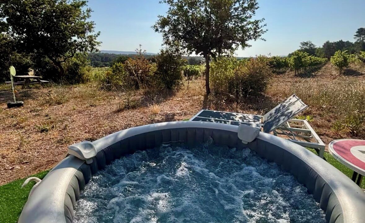 Photo of Outdoor in Eguilles