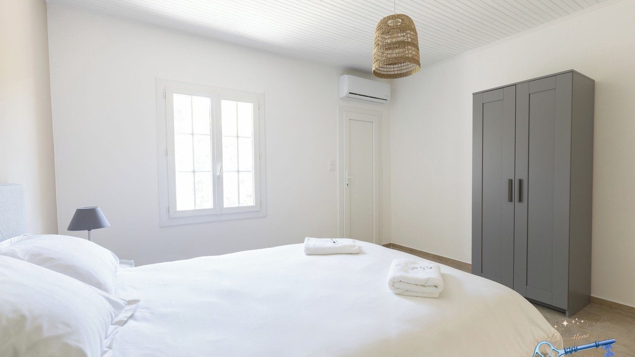 Photo of Bedroom in Entraigues-sur-la-Sorgue