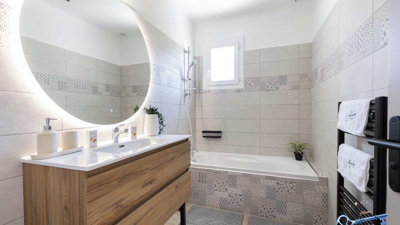 Photo of Bathroom in Entraigues-sur-la-Sorgue