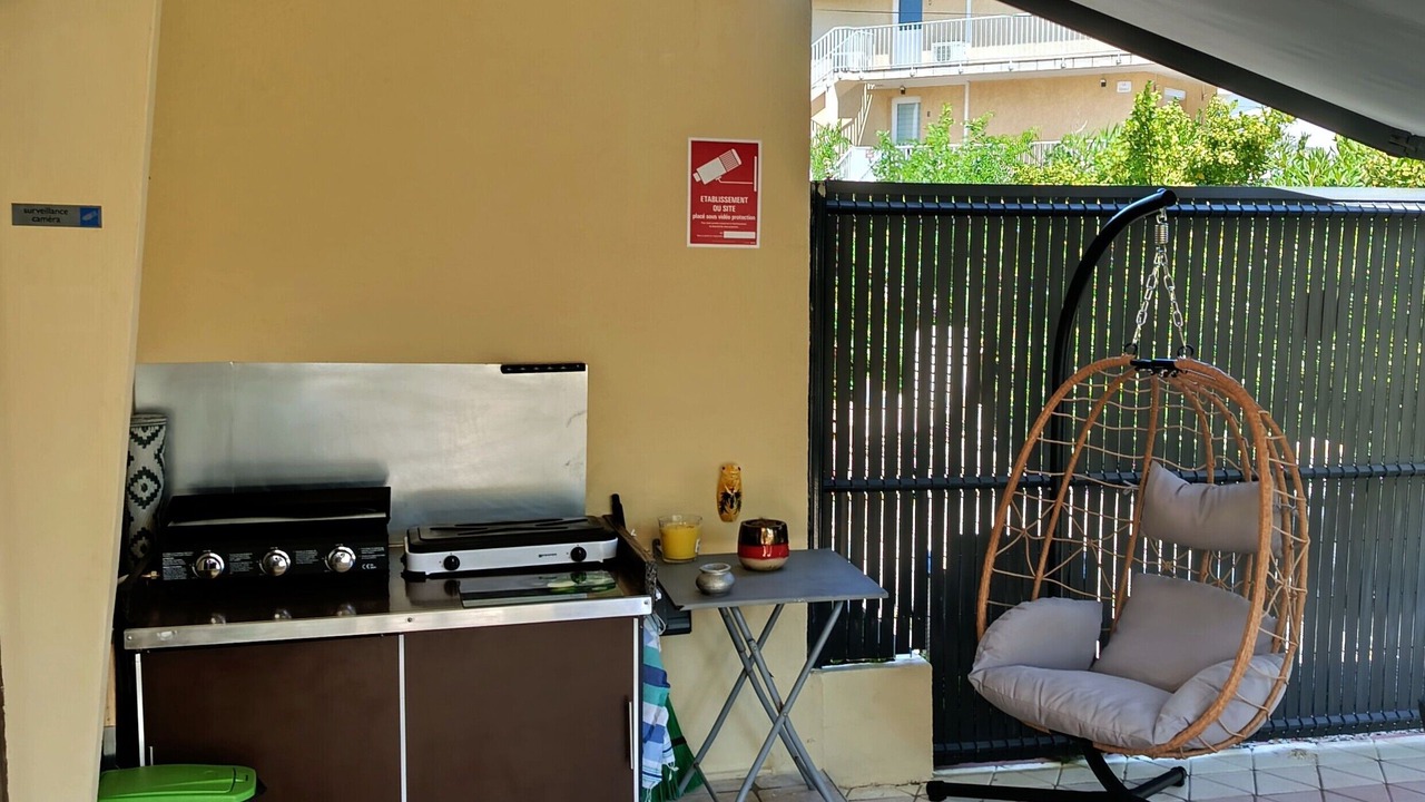 Photo of Patio Balcony in Marseillan Plage
