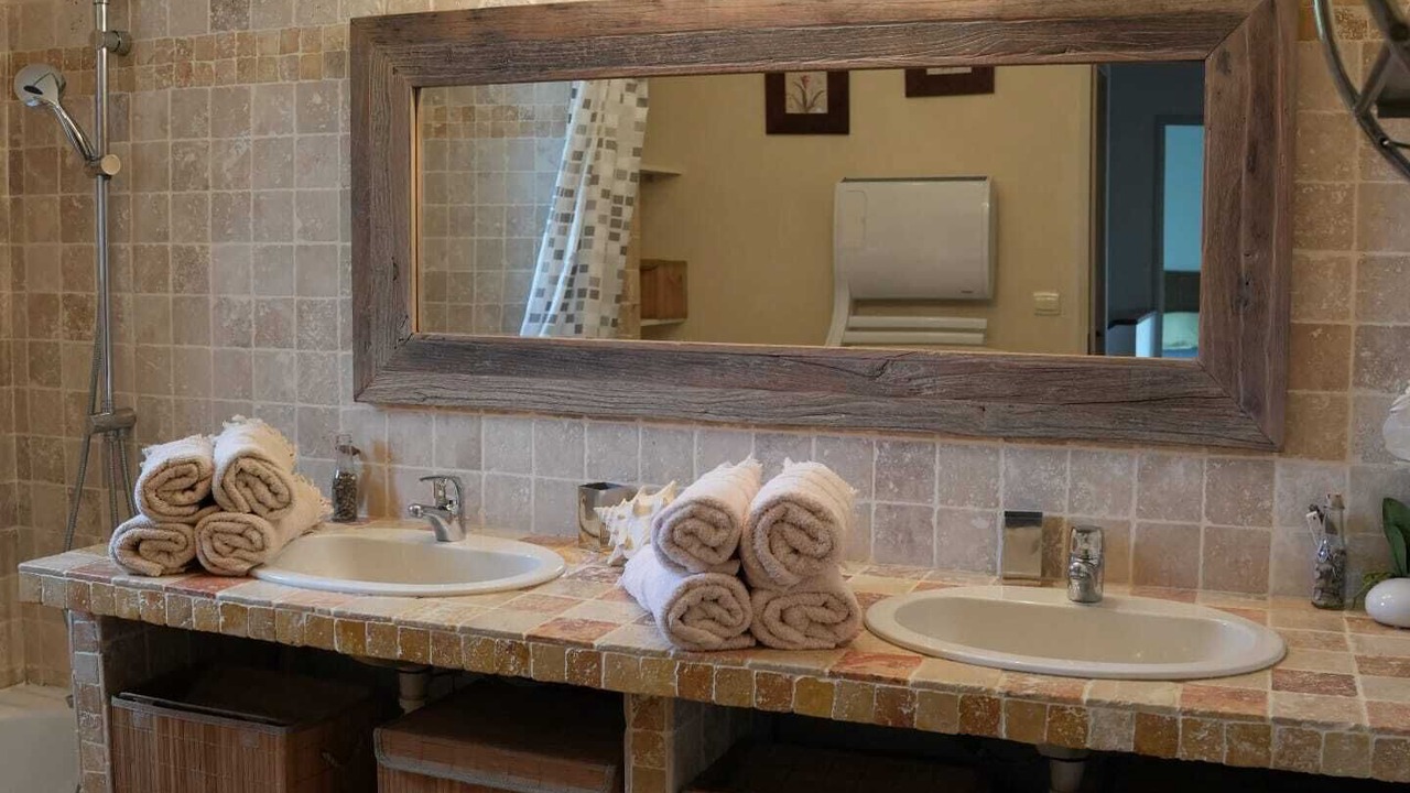 Photo of Bathroom in Albaron
