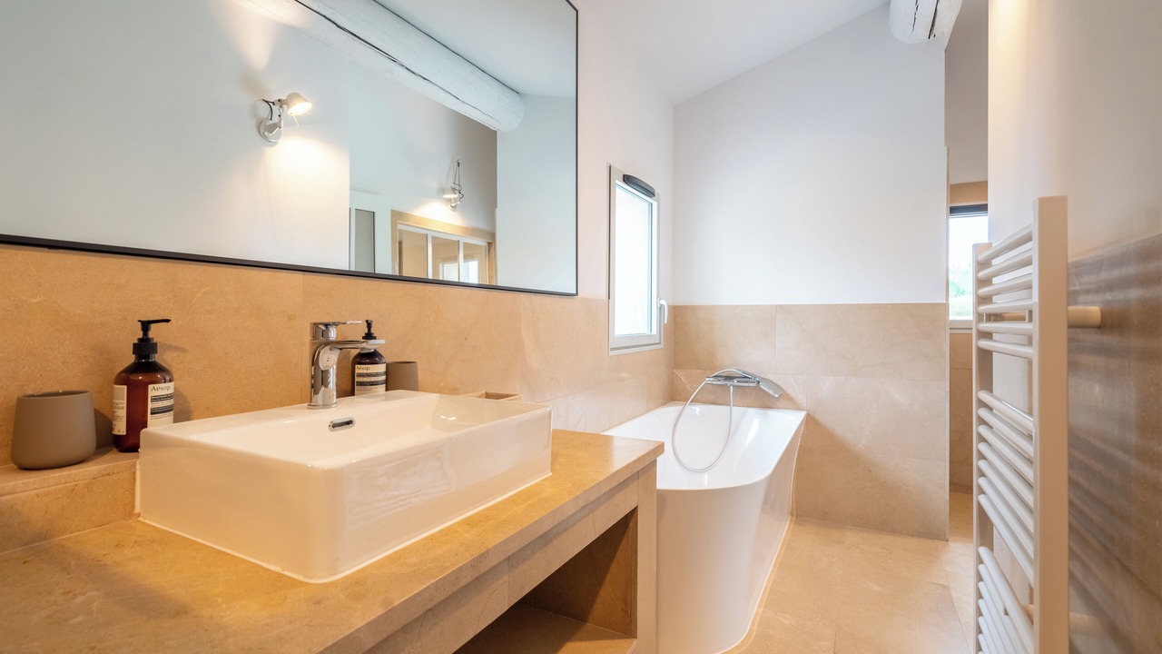 Photo of Bathroom in St.-Remy-de-Provence