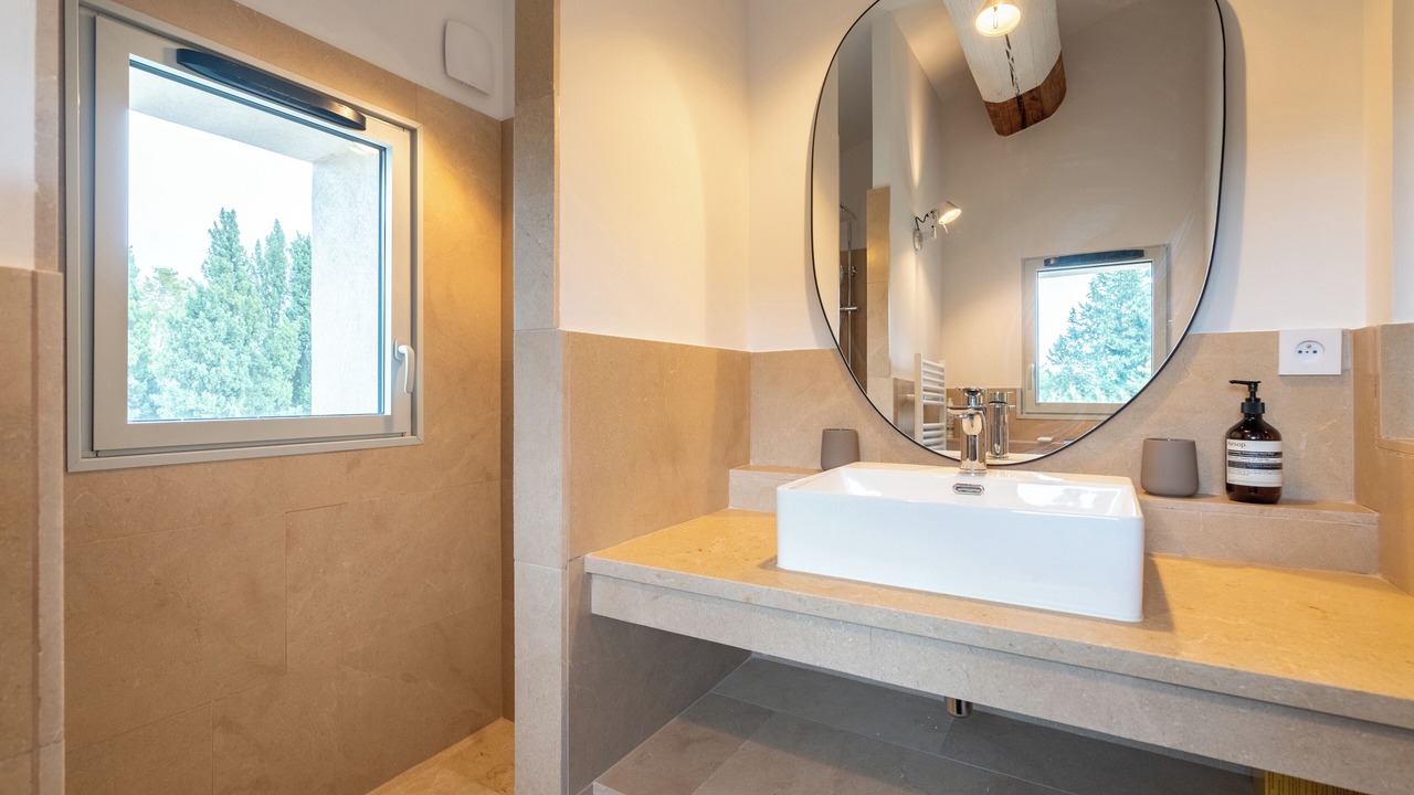 Photo of Bathroom in St.-Remy-de-Provence