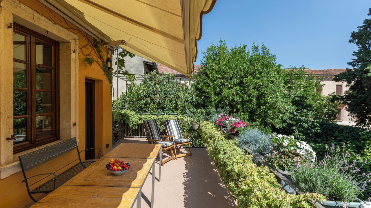 Photo of Patio Balcony in Verona City Centre