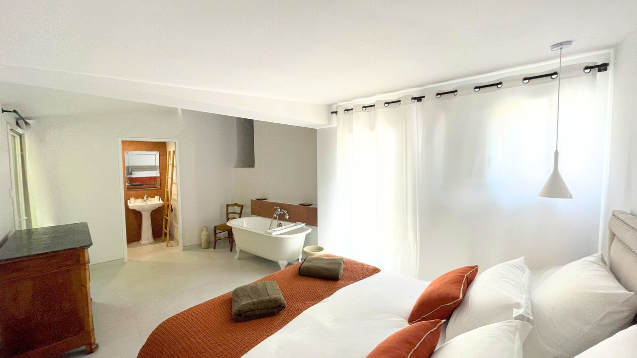 Photo of Bedroom in Caremeau