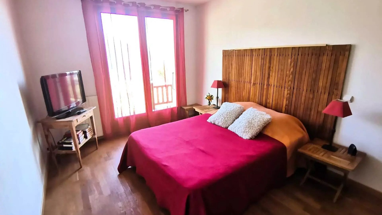 Photo of Bedroom in Reallon