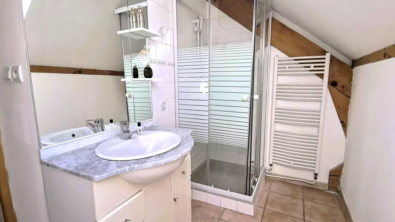 Photo of Bathroom in Reallon