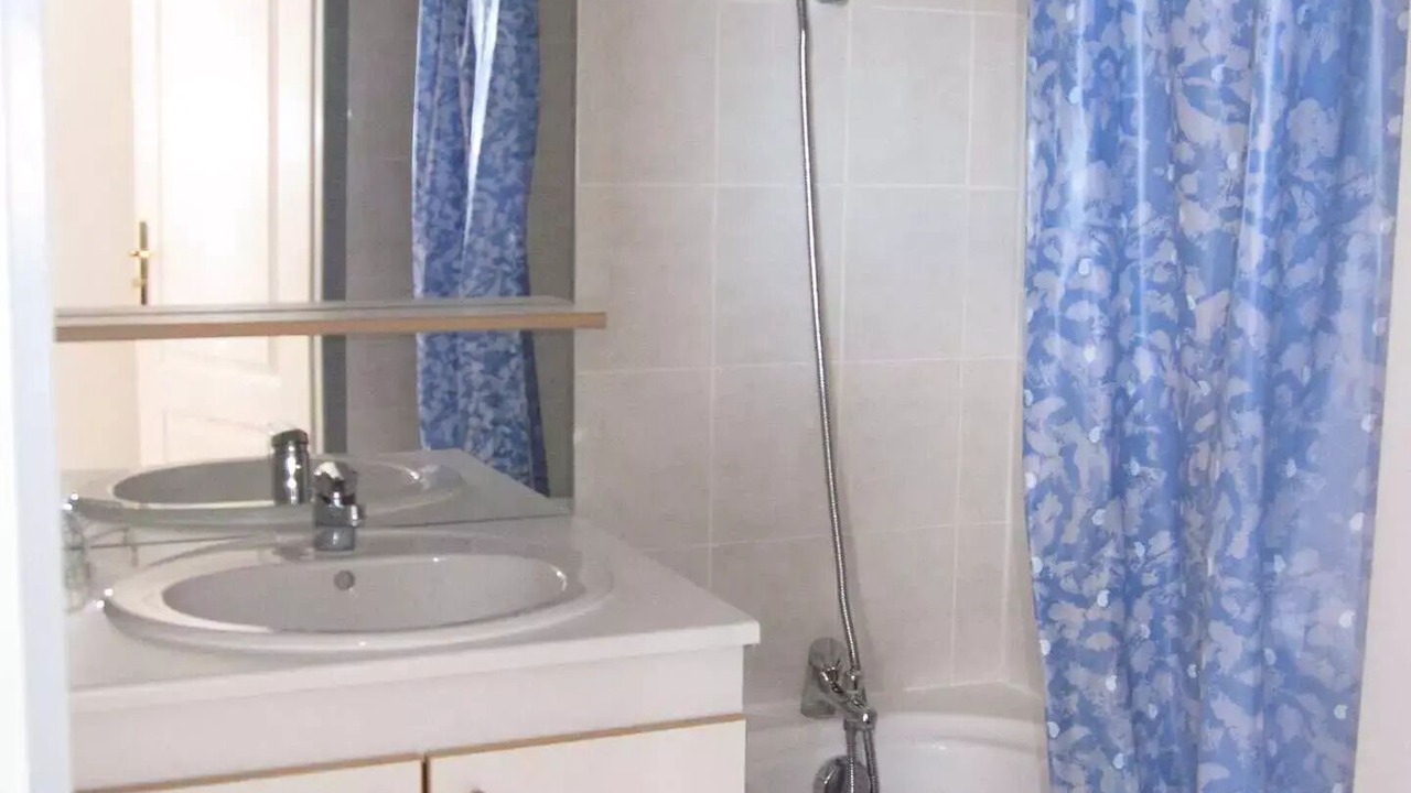 Photo of Bathroom in Reallon