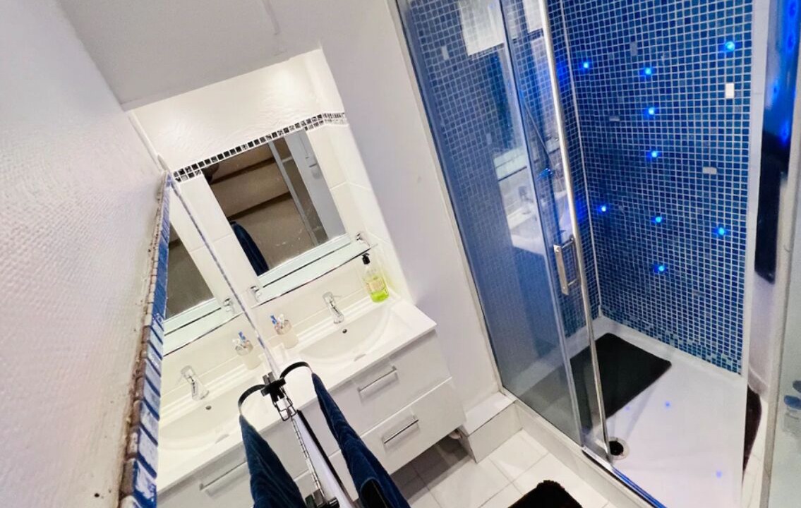 Photo of Bathroom in Saint-Charles