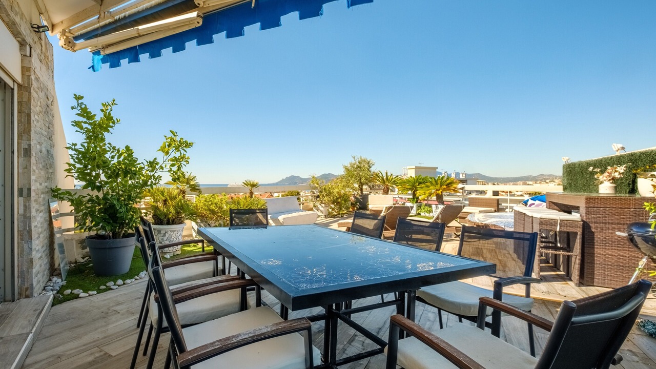 Photo of Outdoor in California - Pezou