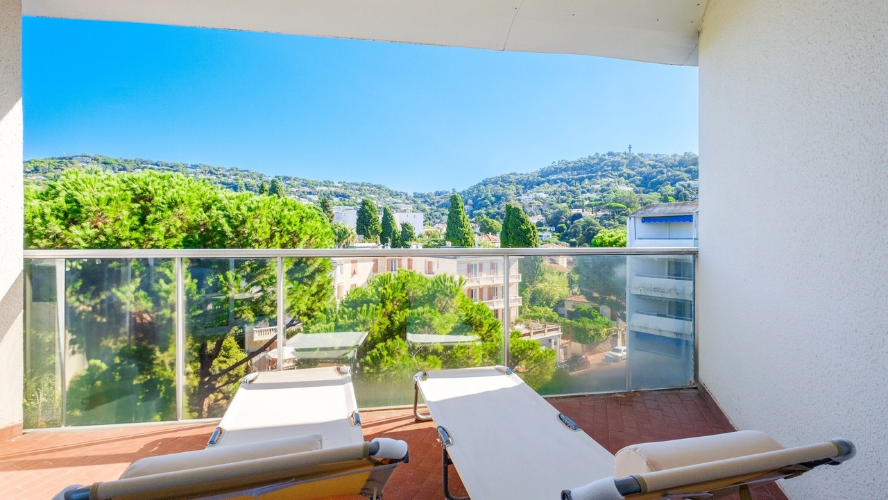 Photo of Outdoor in California - Pezou