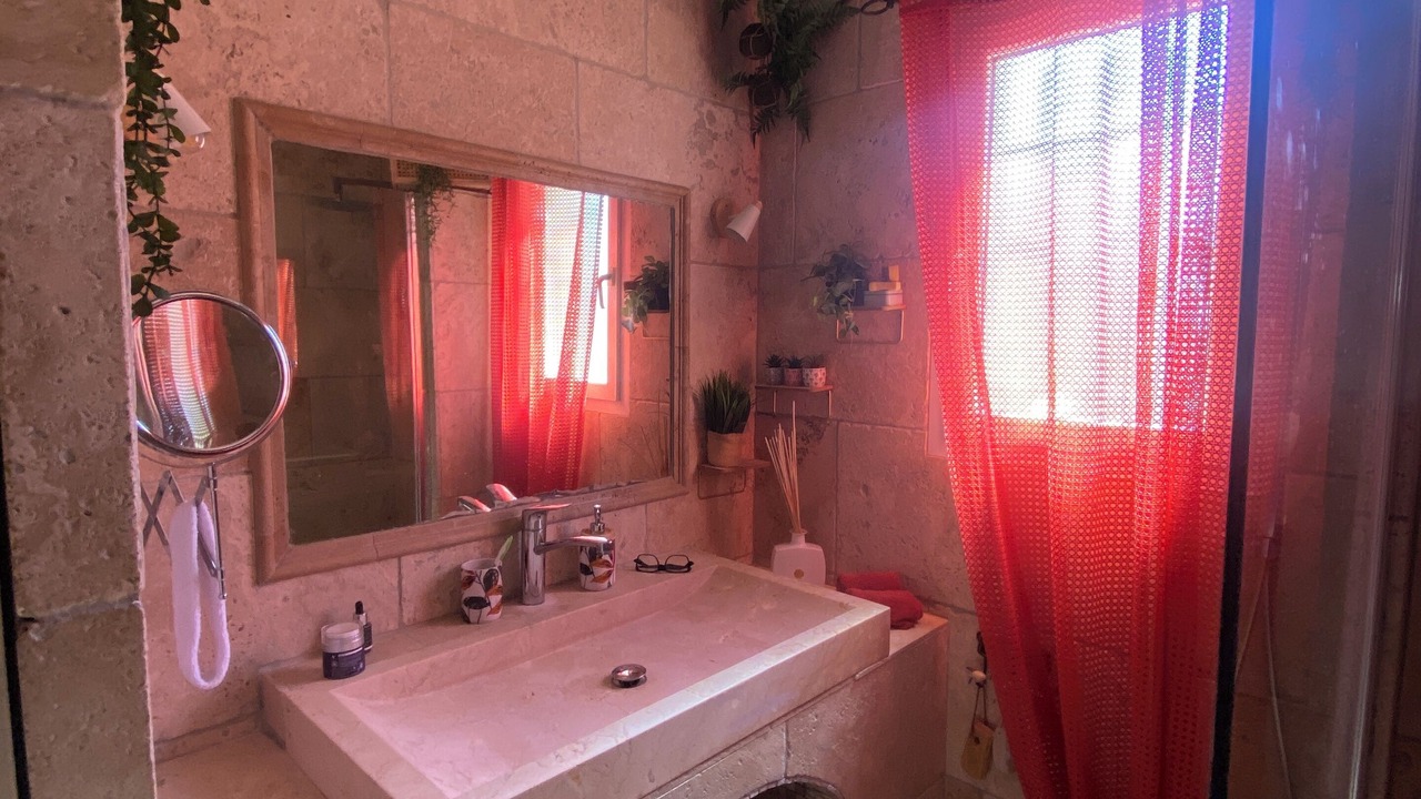 Photo of Bathroom in Arles