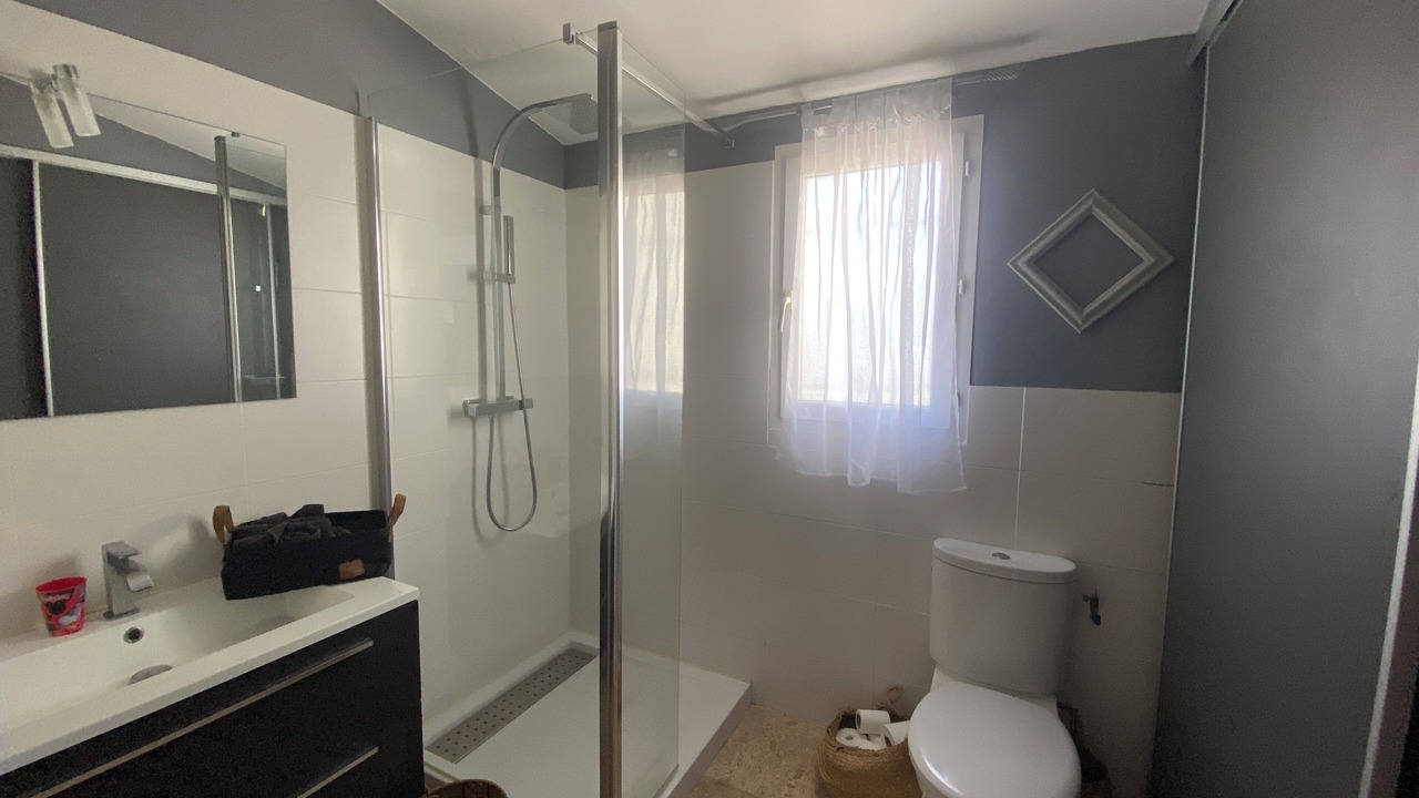 Photo of Bathroom in Arles