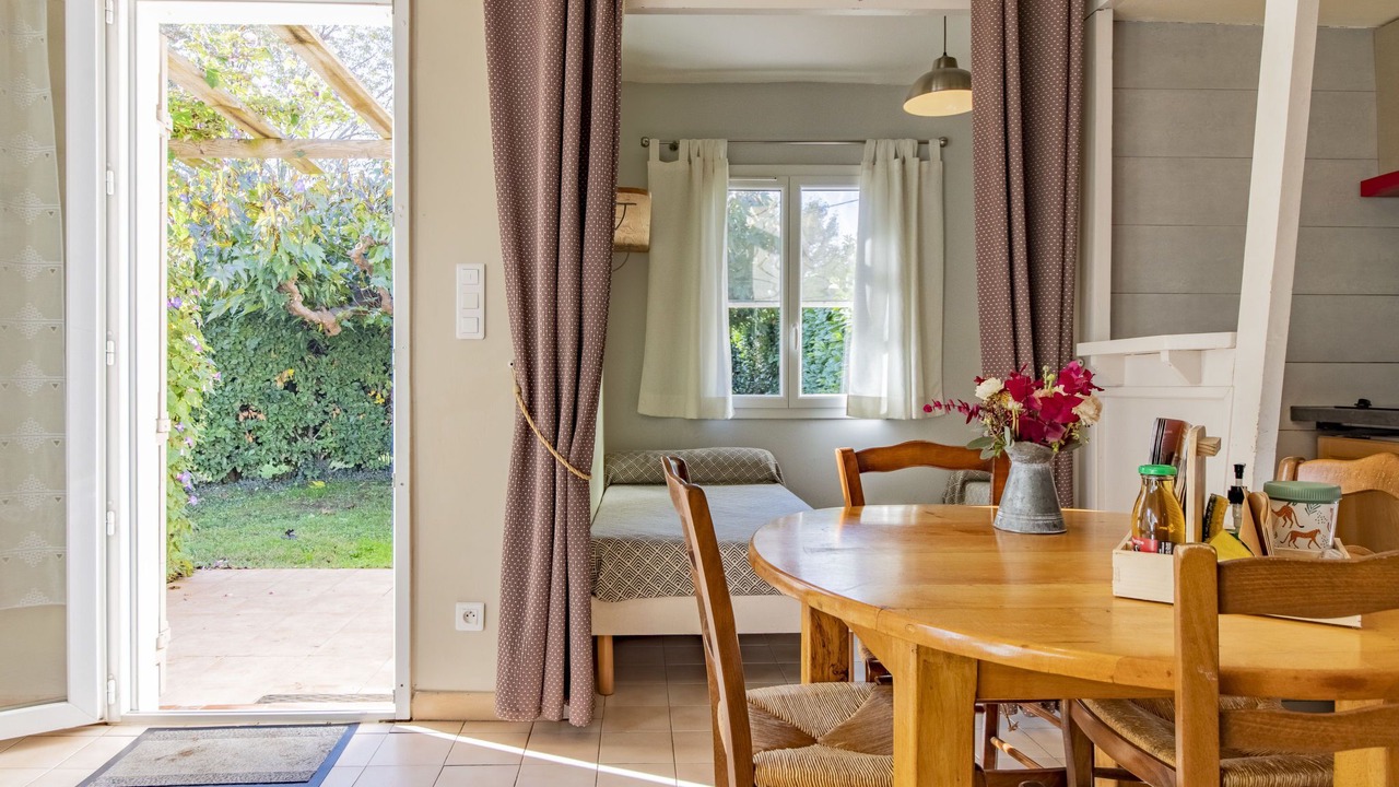Photo of Bedroom in Raphele-les-Arles