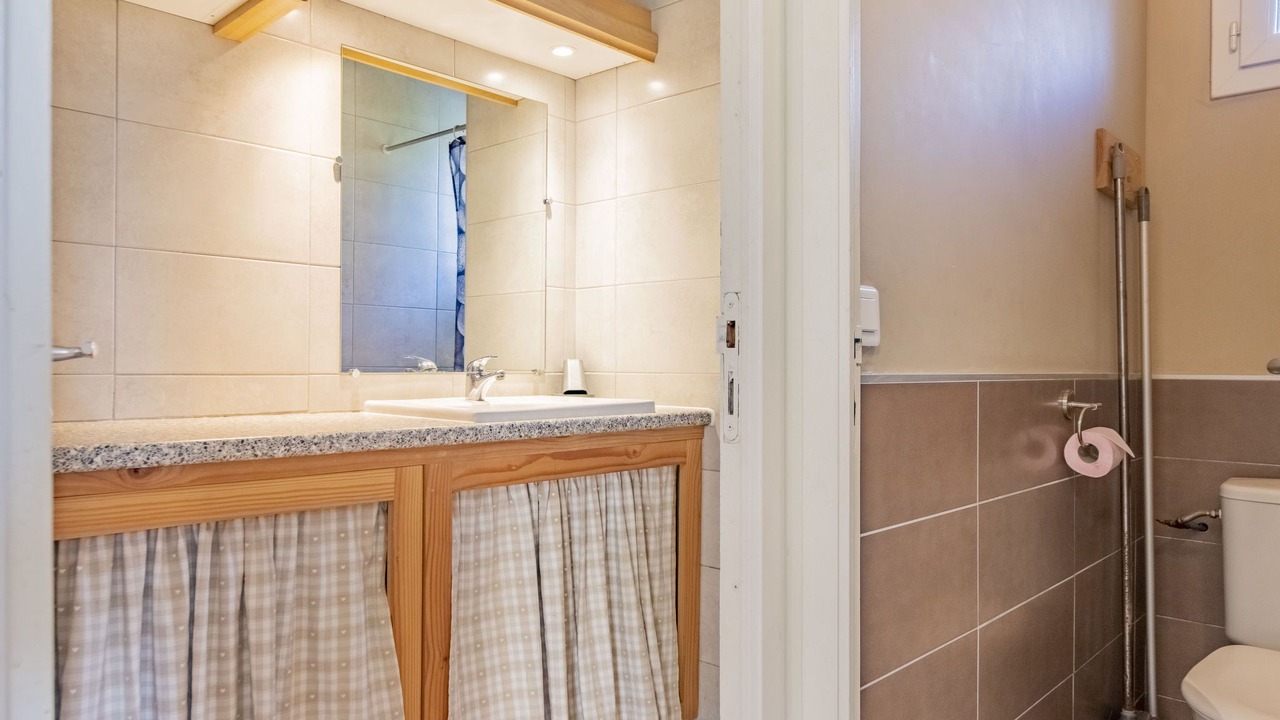 Photo of Bathroom in Raphele-les-Arles