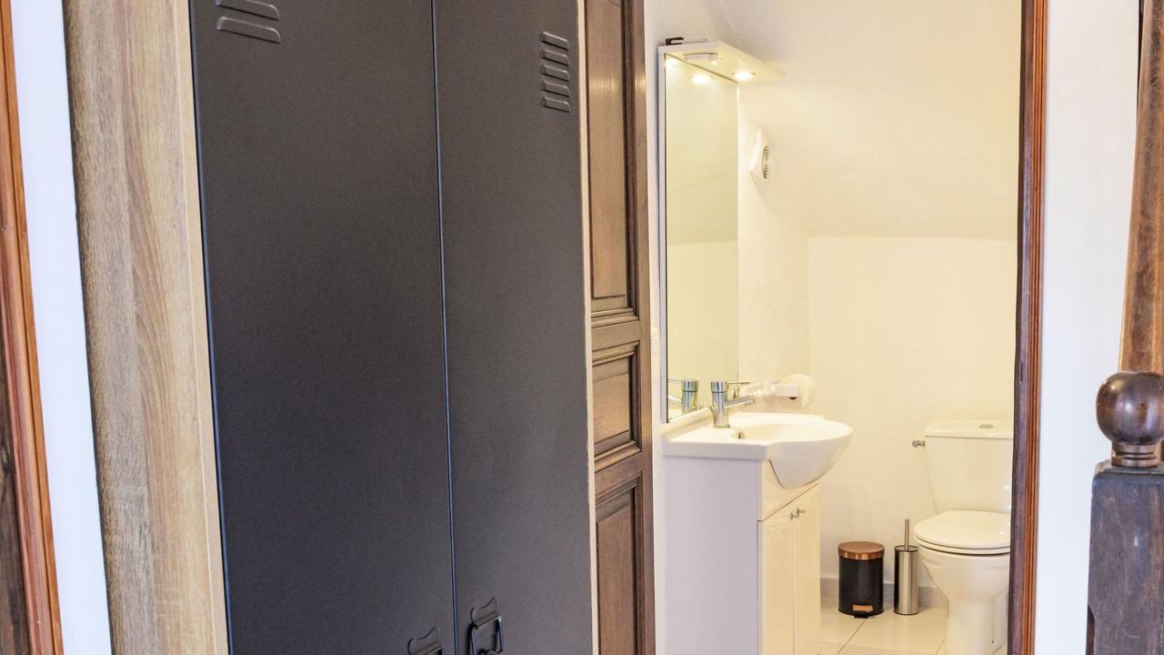 Photo of Bathroom in Velleron