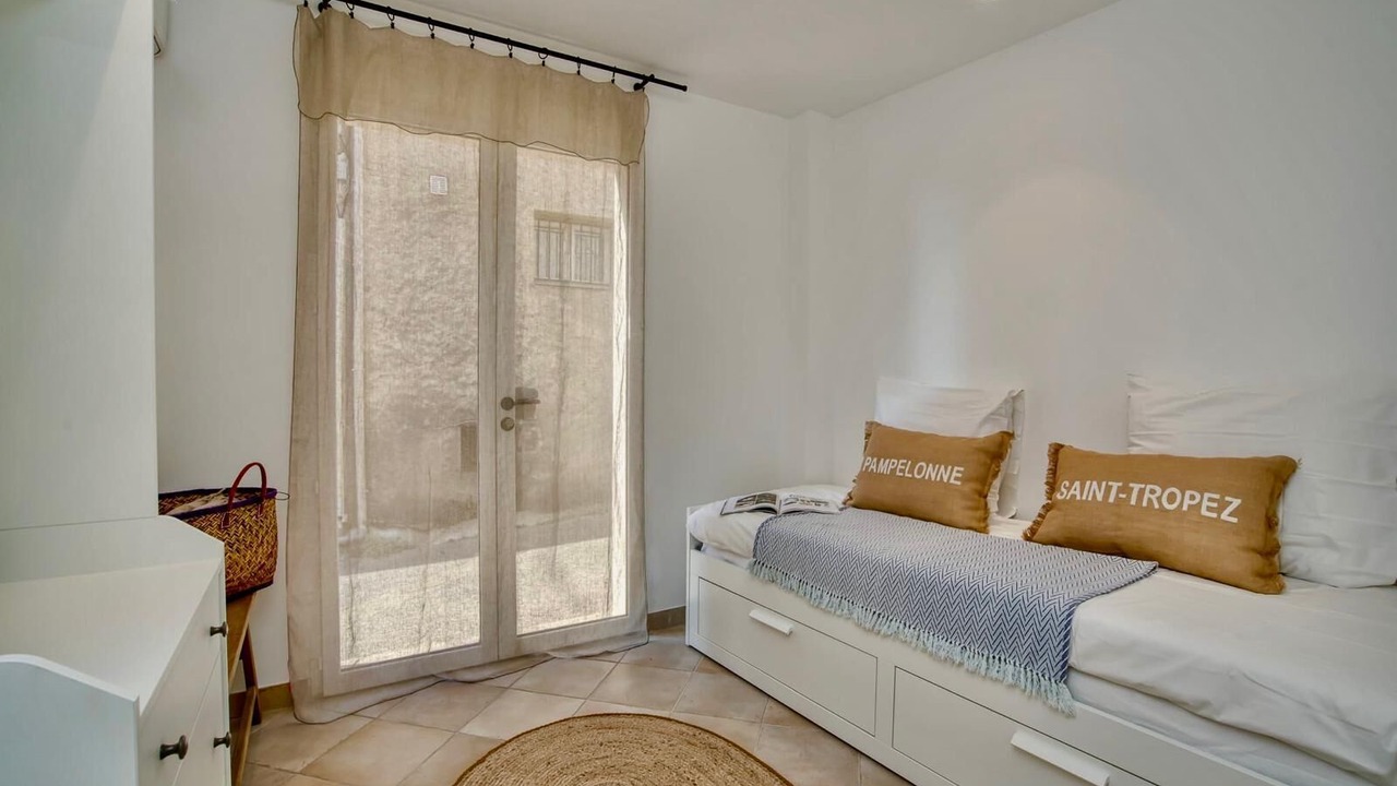 Photo of Bedroom in Guerrevieille
