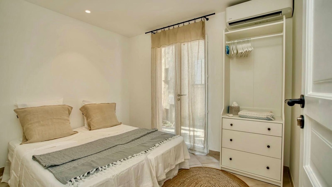 Photo of Bedroom in Guerrevieille