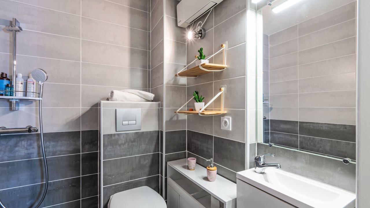 Photo of Bathroom in Saint-Pierre-la-Mer