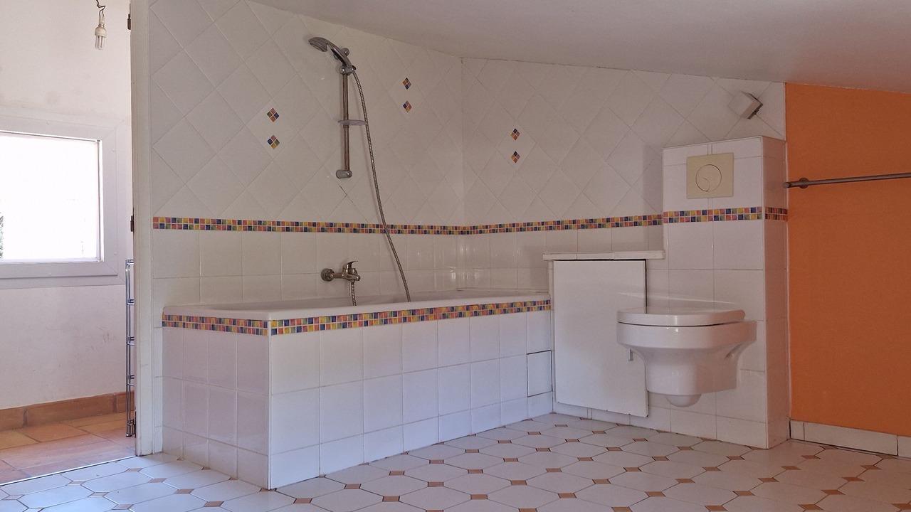 Photo of Bathroom in Cuers