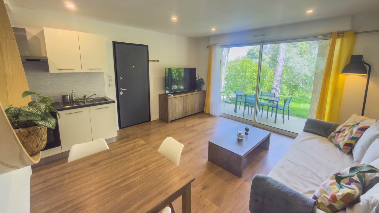 Photo of Livingroom in Saint-Clement-de-Riviere