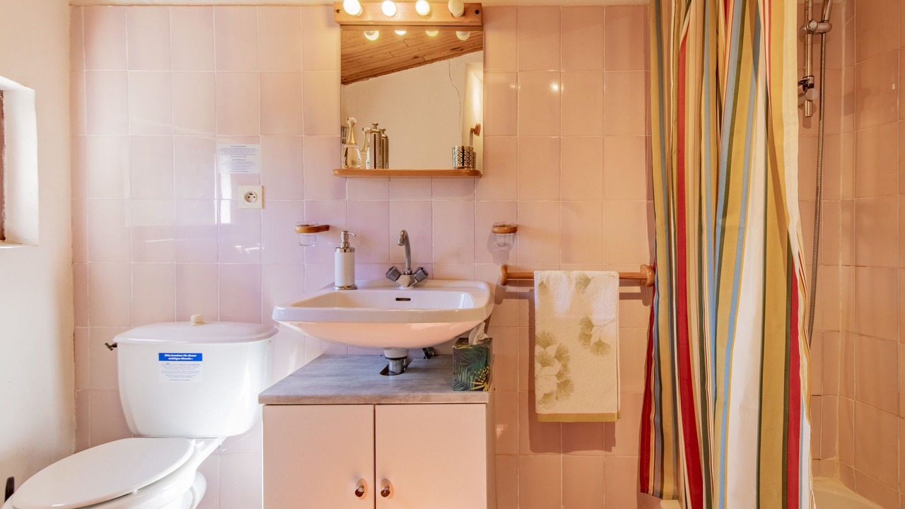 Photo of Bathroom in Puimichel