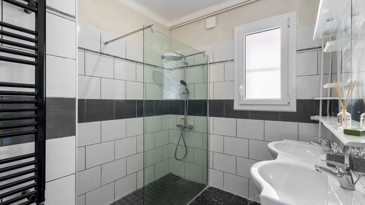 Photo of Bathroom in Hyeres