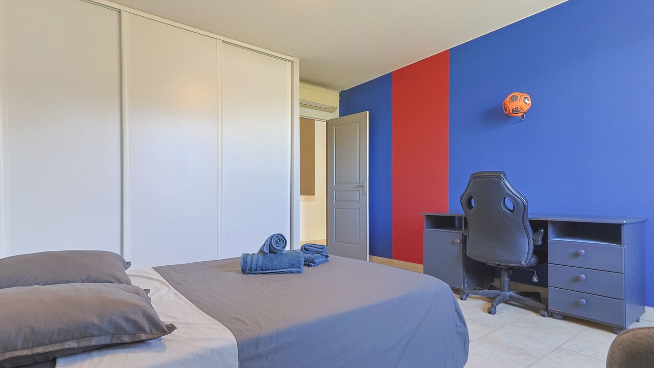 Photo of Bedroom in Noves