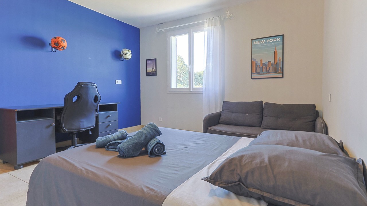 Photo of Bedroom in Noves