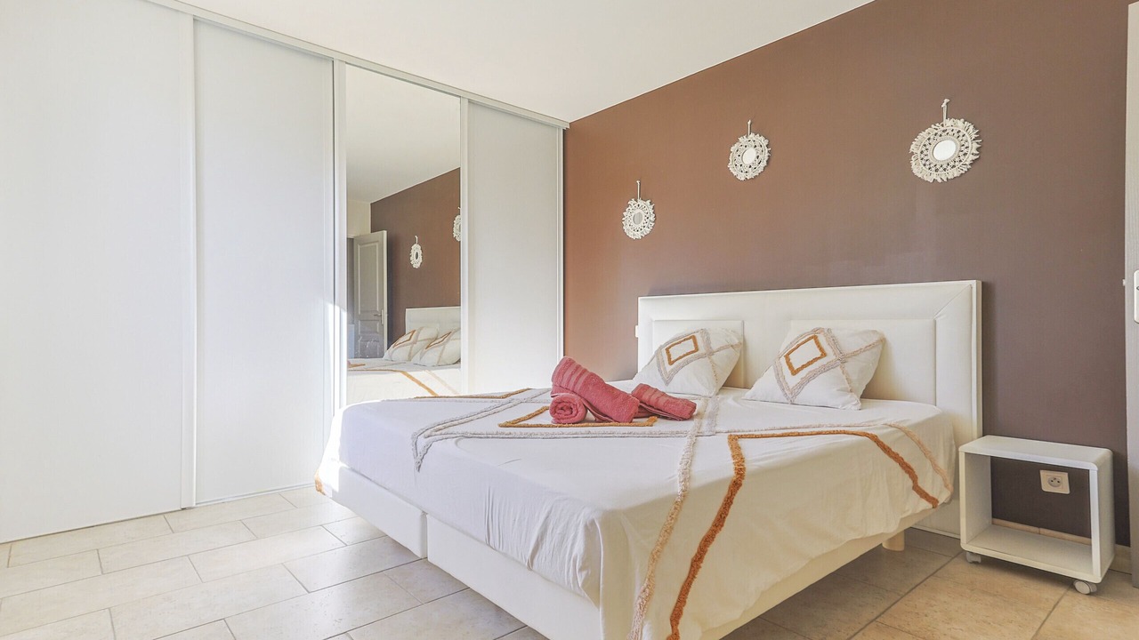 Photo of Bedroom in Noves