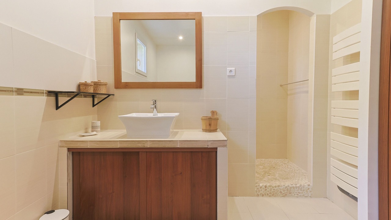 Photo of Bathroom in Noves