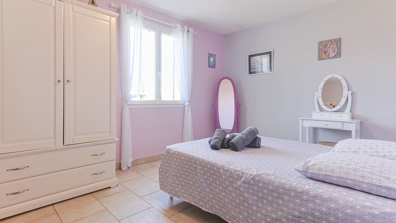 Photo of Bedroom in Noves