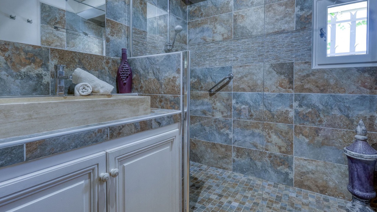 Photo of Bathroom in Evenos