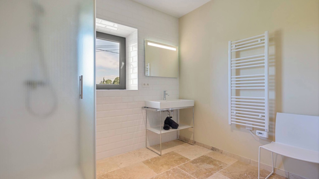 Photo of Bathroom in Eyragues