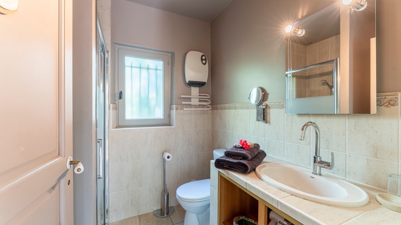 Photo of Bathroom in Graveson