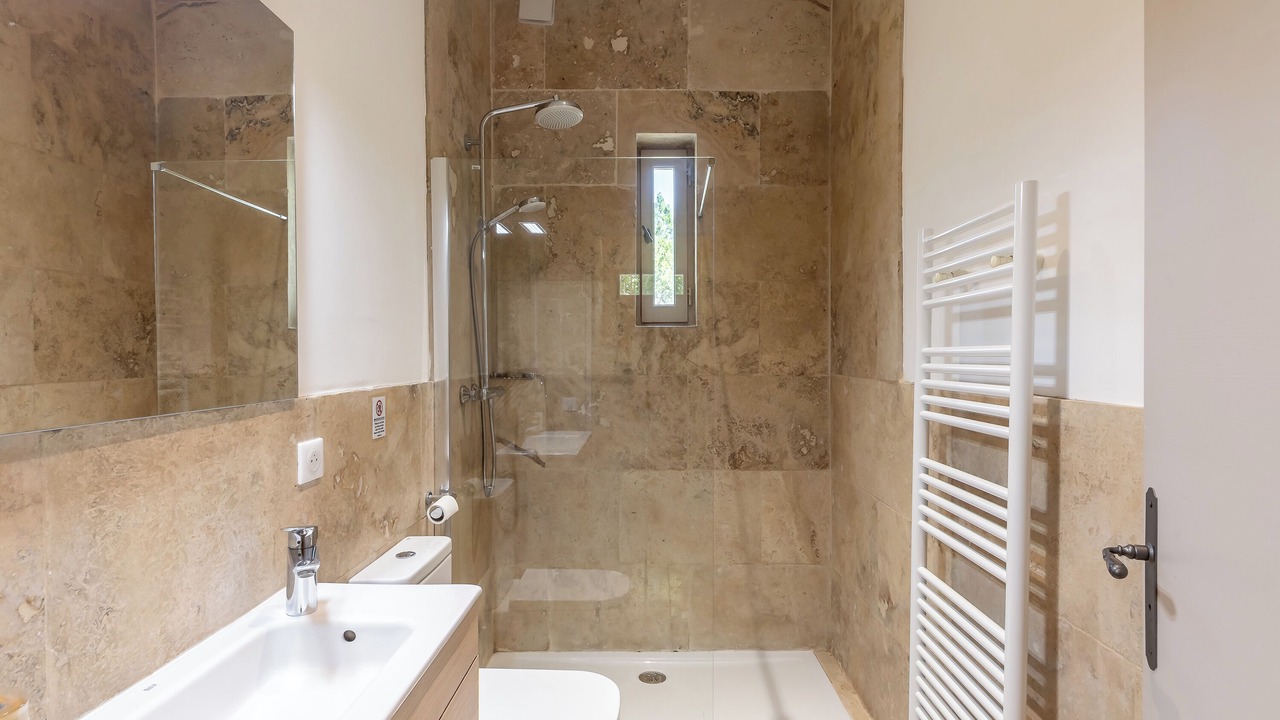 Photo of Bathroom in St.-Remy-de-Provence