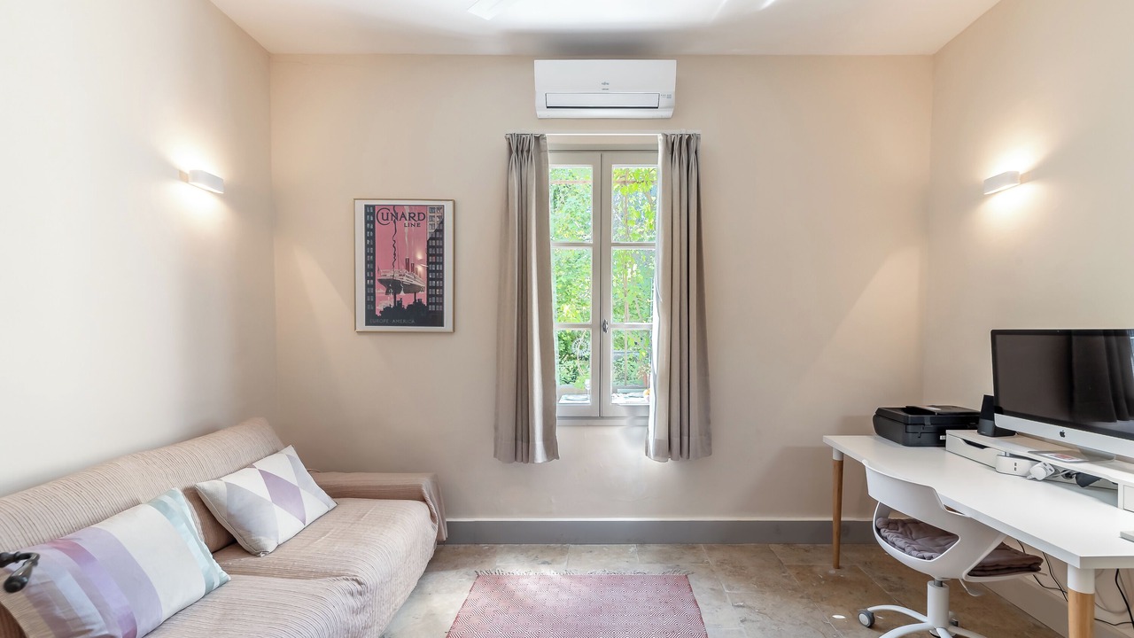 Photo of Livingroom in St.-Remy-de-Provence