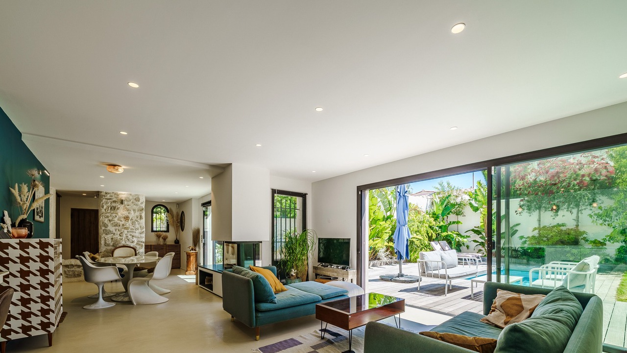 Photo of Livingroom in 8th Arrondissement