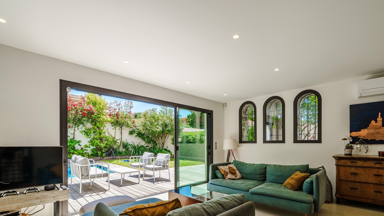 Photo of Livingroom in 8th Arrondissement