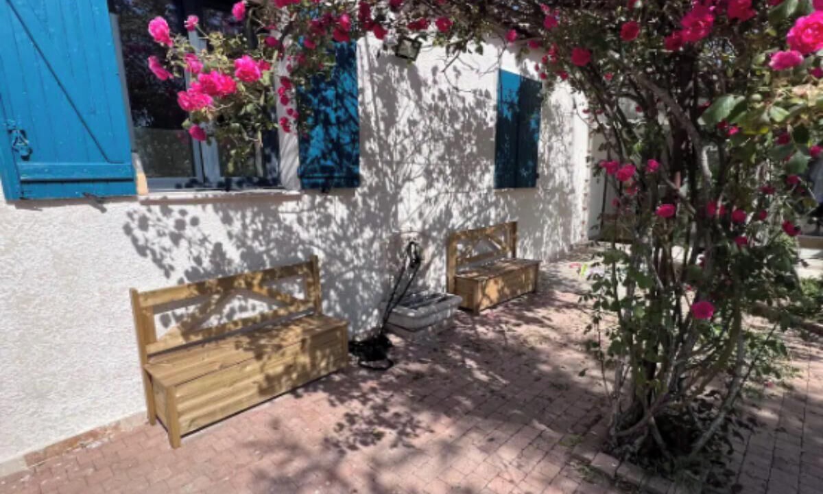 Photo of Patio Balcony in St.-Remy-de-Provence